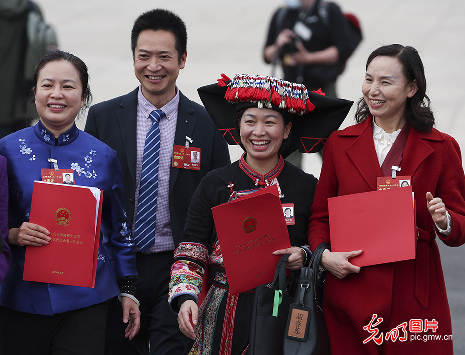 十四届全国人大一次会议在北京闭幕 十四届全国人大一次会议在北京闭幕