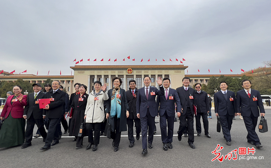 十四届全国人大一次会议在北京闭幕 十四届全国人大一次会议在北京闭幕